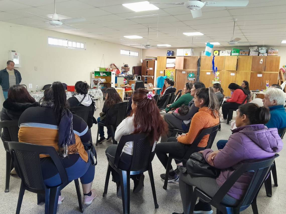 La actividad estuvo dirigida a padres, madres, tutores y docentes. (Foto: MST)