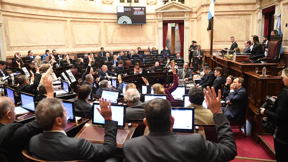 Jubilaciones: la Cámara alta aprobó la suba de haberes y reactivó la moratoria previsional.