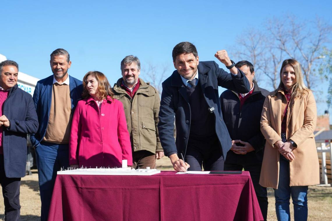 Pullaro puso en marcha la construcción de la primera Estación Policial en la ciudad de Santa Fe