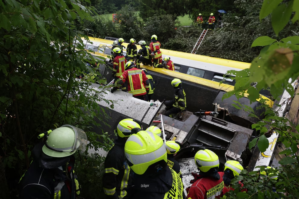 Descarriló un tren en el suroeste de Alemania: hay al menos cuatro muertos y varios heridos