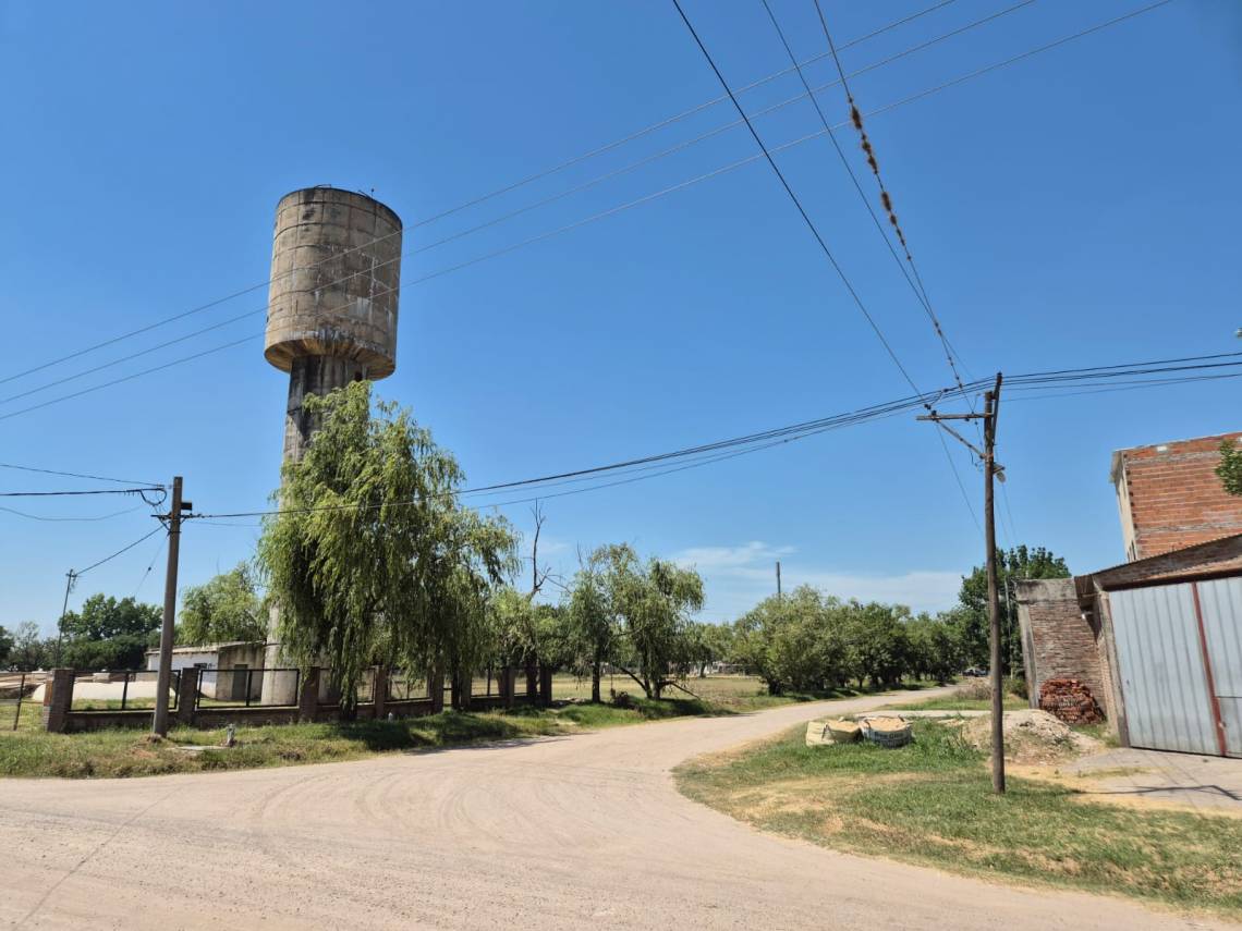 Anunciaron una interrupción temporal del servicio de agua en la zona abastecida por el tanque Adelina Centro Oeste
