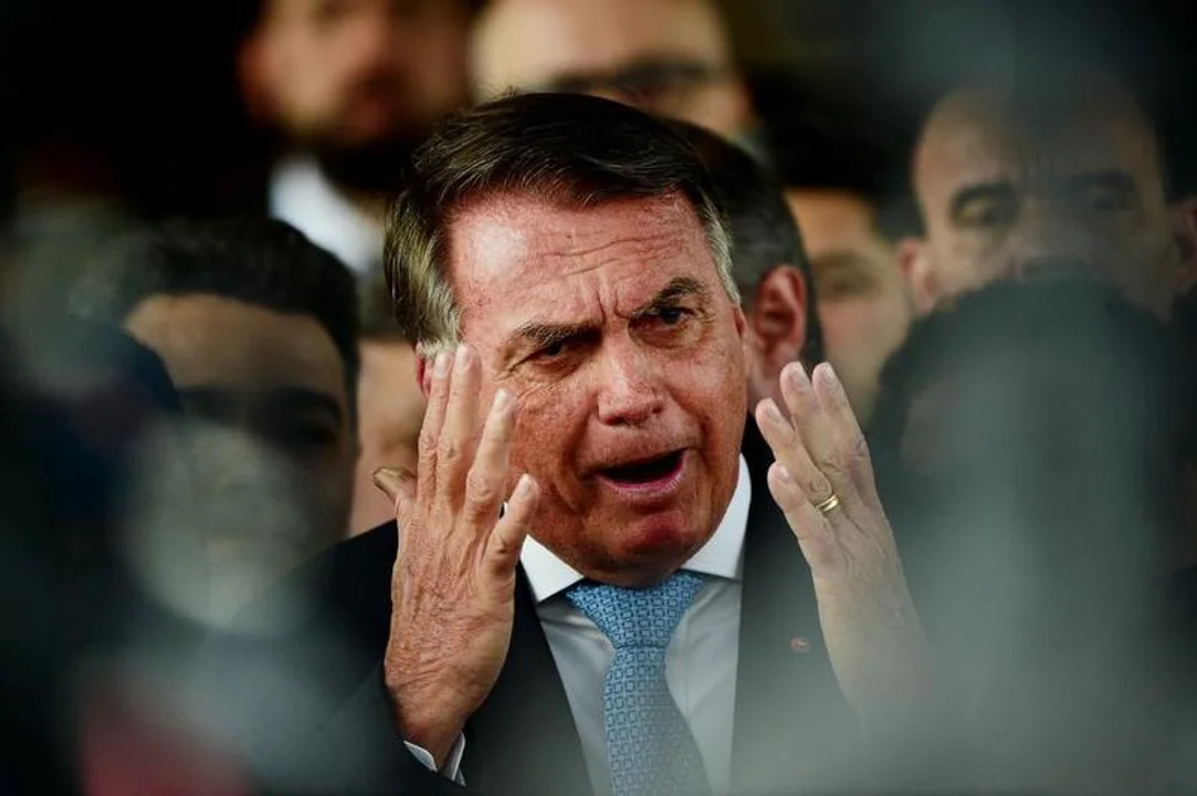 La Corte Suprema de Brasil ordenó la prisión domiciliaria para Bolsonaro por violar restricciones judiciales