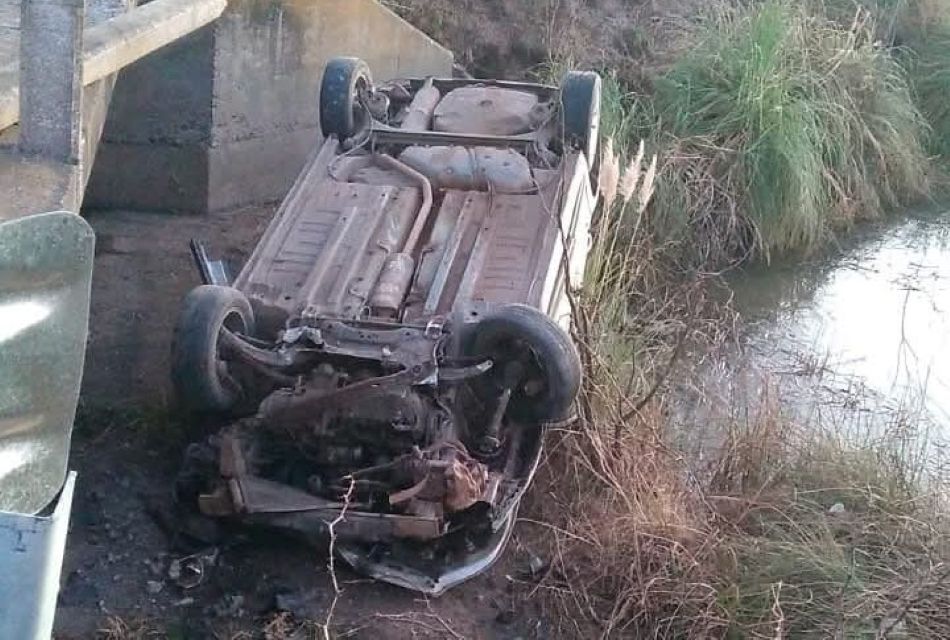 Tres vecinos de nuestra ciudad hospitalizados tras un vuelco en la Ruta 6