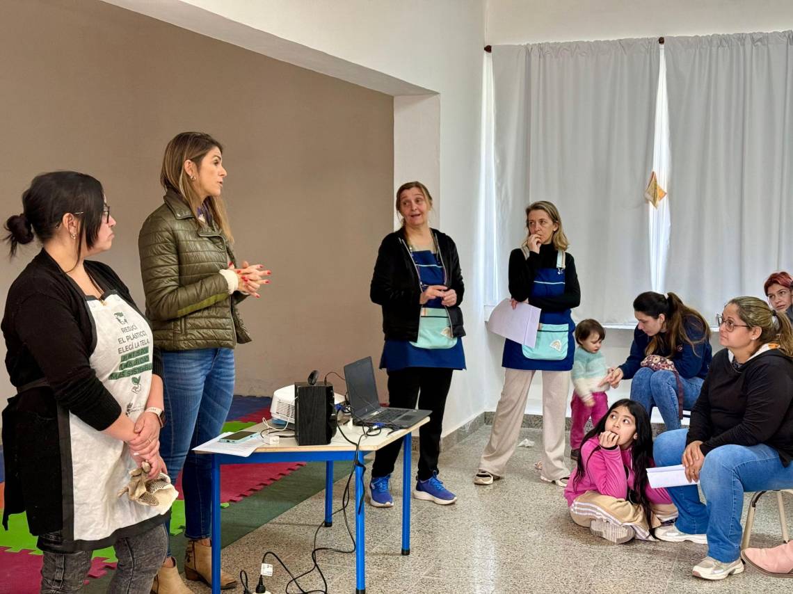 Eco Escuelas: una jornada de huerta reunió a familias en el Jardín 