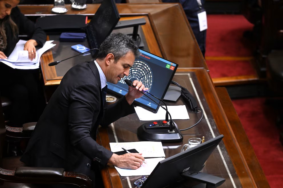 Golpe a los jubilados: el Gobierno logró blindar el veto a la ley que otorgaba un aumento 