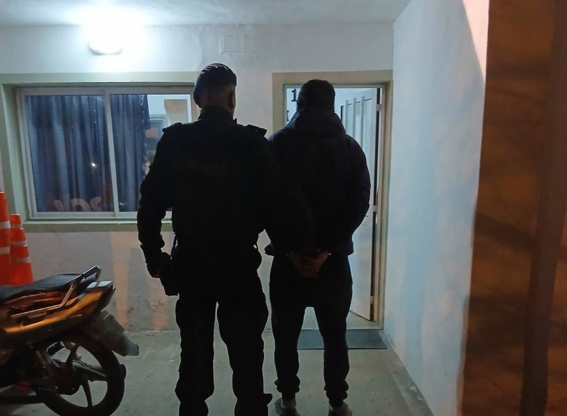 Aprehendieron en Sauce Viejo a un hombre con dos pedidos de captura vigentes