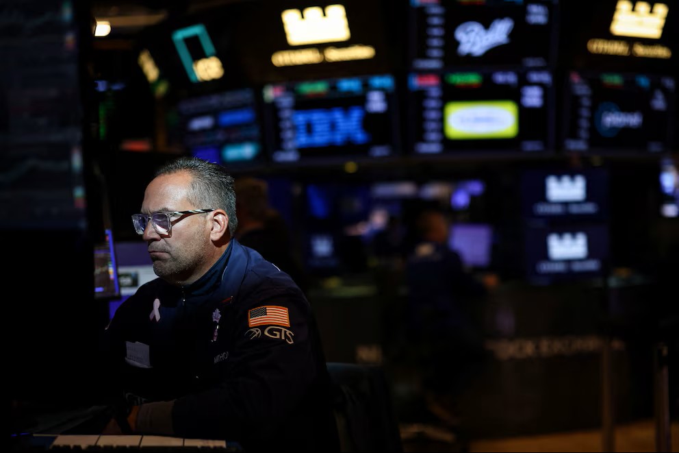 El riesgo país se mantiene cerca de los 1.100 puntos, su nivel más alto en los últimos once meses