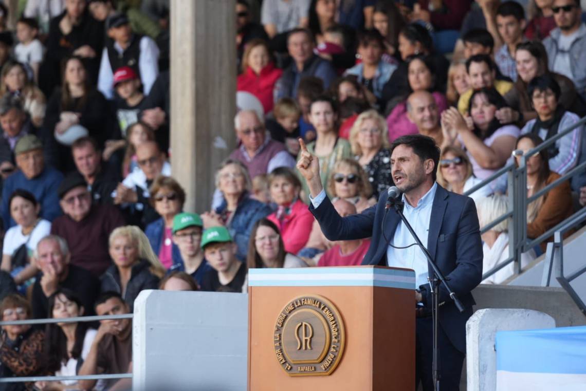 Pullaro: “Llevemos al Congreso Nacional legisladores que defiendan al campo, la producción y la industria”