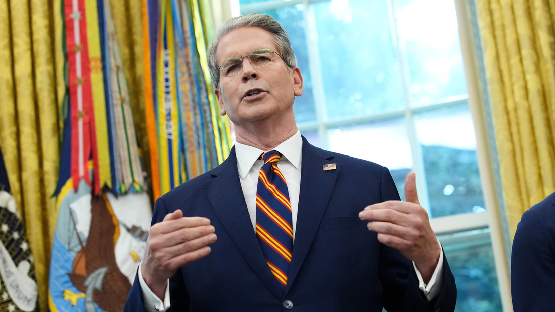 El secretario del Tesoro de EEUU anticipó un respaldo “grande y contundente” para estabilizar la economía argentina