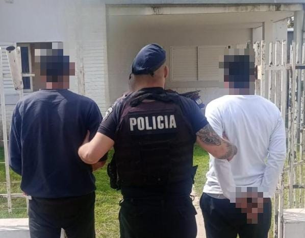 Dos hombres armados fueron aprehendidos tras una persecución en barrio Las Vegas