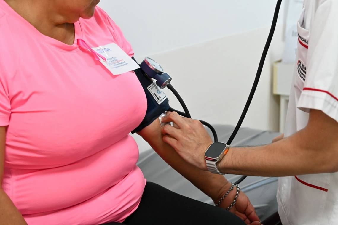 Octubre Rosa: Provincia realiza estudios a mujeres de 50 a 70 años con traslados gratuitos al Cemafe