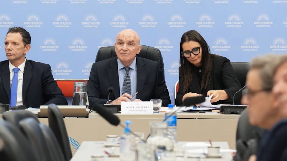 La oposición convocó a una sesión en Diputados para reformar los DNU y remover a Espert de Presupuesto