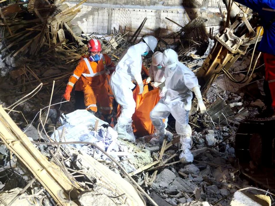 Indonesia: colapso en una escuela deja al menos 63 víctimas fatales