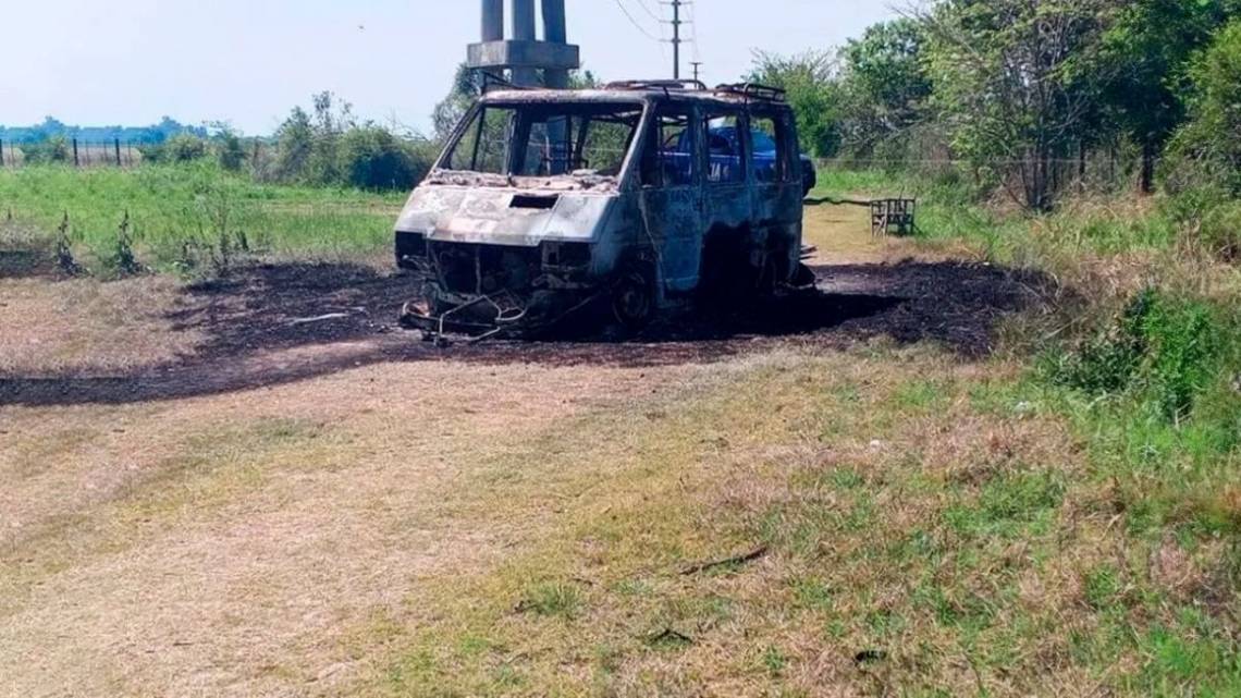 A una semana del hallazgo, siguen sin identificar los restos encontrados en la camioneta incendiada