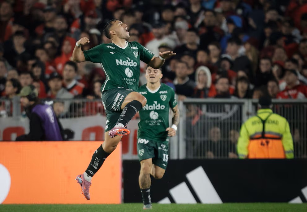 River volvió a decepcionar: cayó 1-0 ante Sarmiento en el Monumental