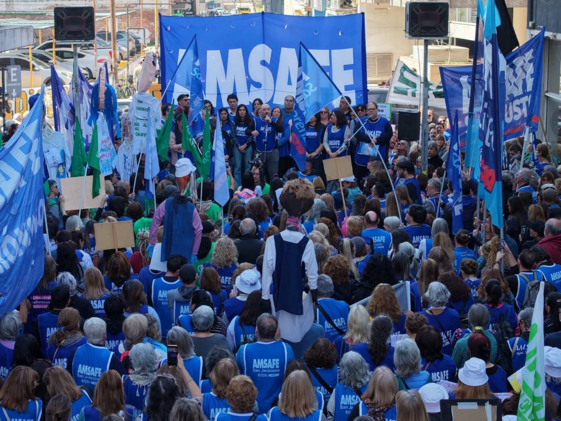 AMSAFE: “Los salarios docentes perdieron un tercio de su poder adquisitivo durante la actual gestión provincial y nacional”