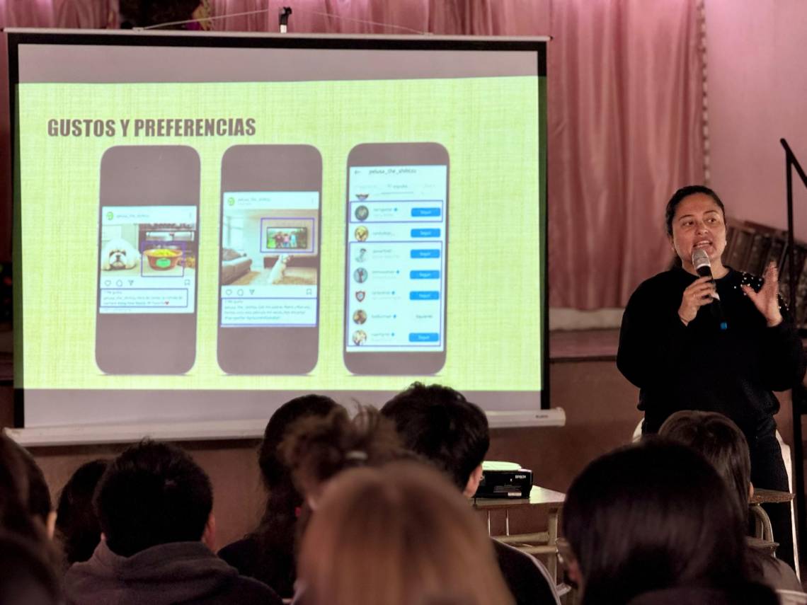 El Municipio lanzó un ciclo de charlas sobre uso seguro de internet en escuelas primarias