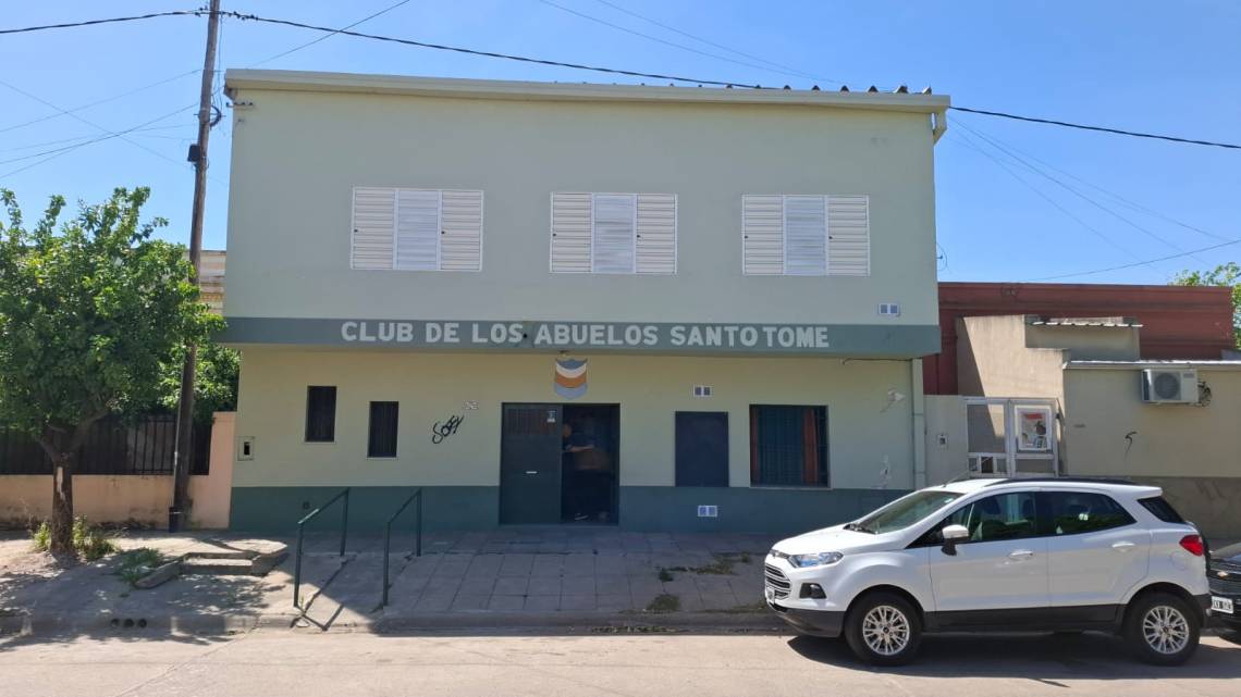 Por ruidos molestos, buscan clausurar el Club de los Abuelos: el reclamo es de un solo vecino