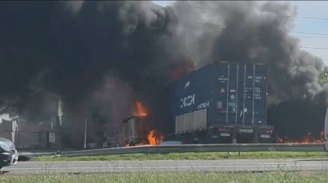 Tragedia en la Panamericana: cinco muertos tras un choque múltiple e incendio