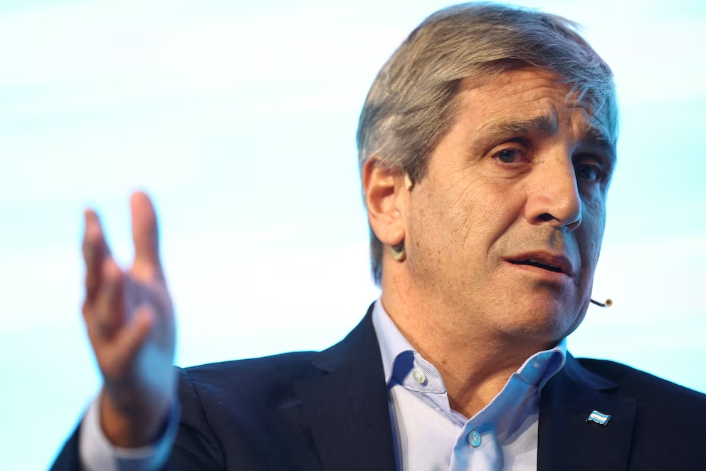 Caputo dio detalles de la futura reforma tributaria y le hizo una promesa al sector asegurador