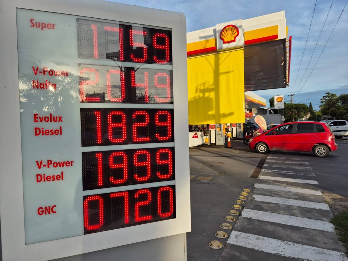 Combustibles: comenzó diciembre con un nuevo aumento y ya anticipan otro para enero. (Crédito: STD)