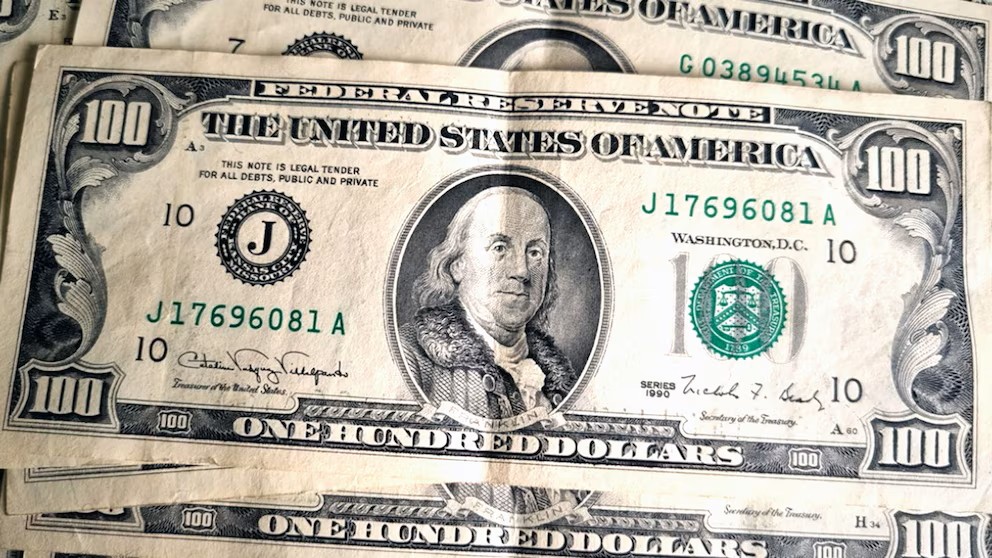 Dólares “cara chica”: el BCRA explicó que va a pasar con la recepción de billetes antiguos en bancos