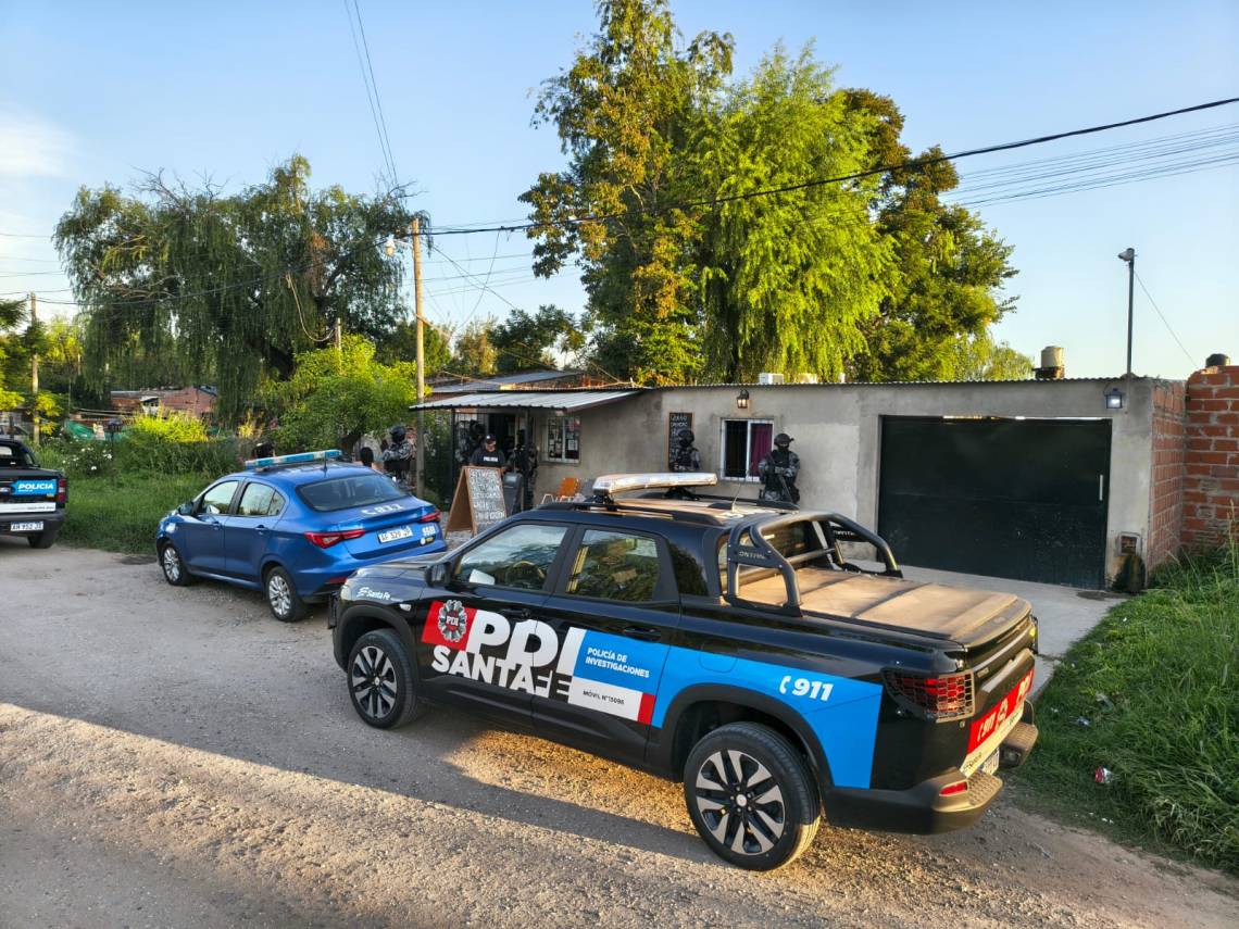 Dos allanamientos y cuatro personas detenidas por venta de drogas en Adelina Oeste