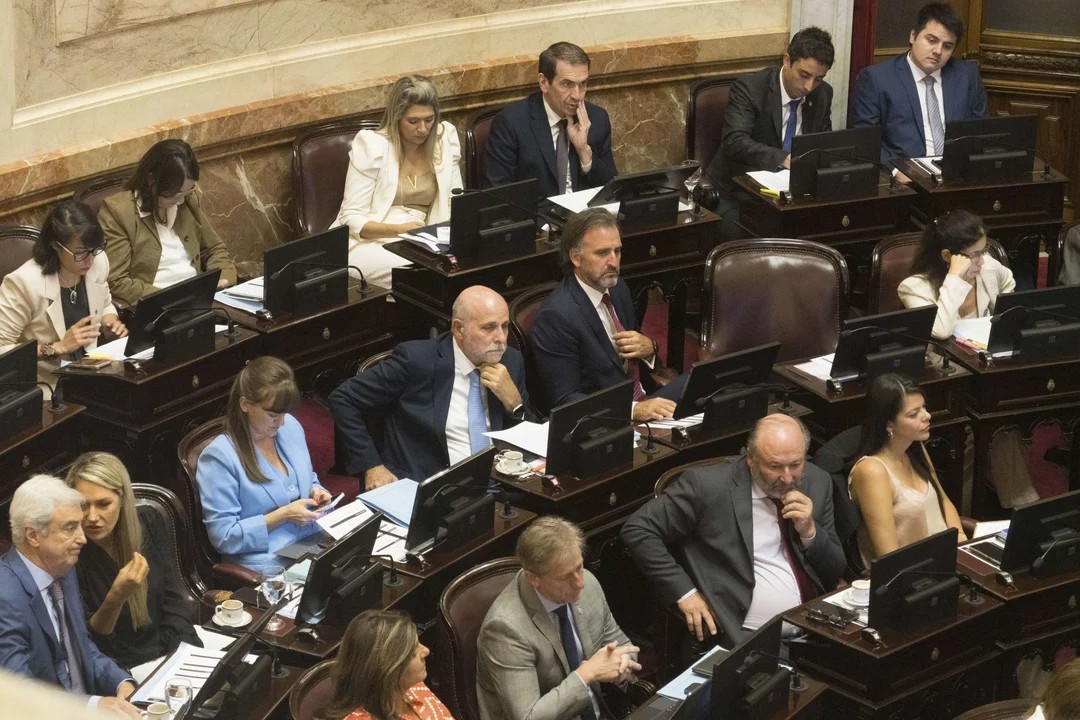 Los senadores pasarán a cobrar más de $11 millones por el aumento de la paritaria legislativa