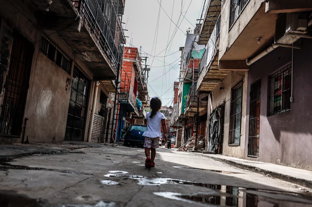 Crudo informe de la UCA: más de la mitad de los niños en Argentina vive en la pobreza