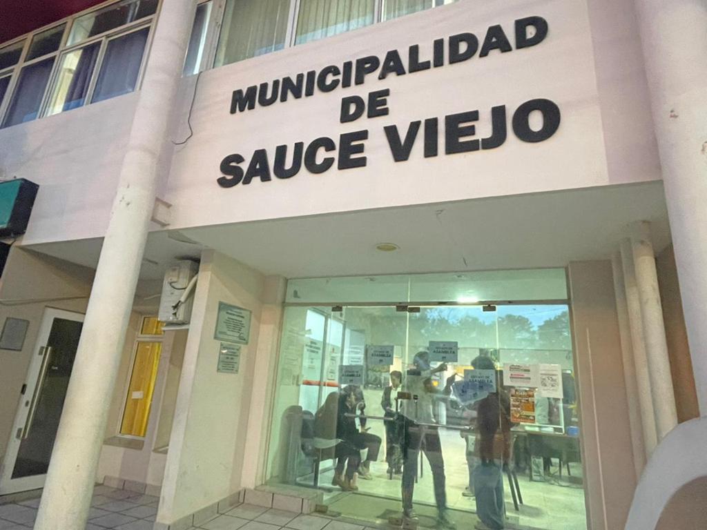 ASOEM judicializó el conflicto en Sauce Viejo: presentó una querella penal contra Papaleo