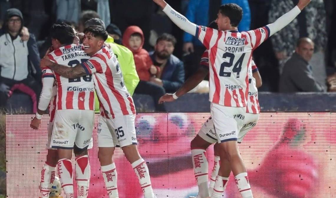 Unión enfrenta a Belgrano para mantener viva su ilusión