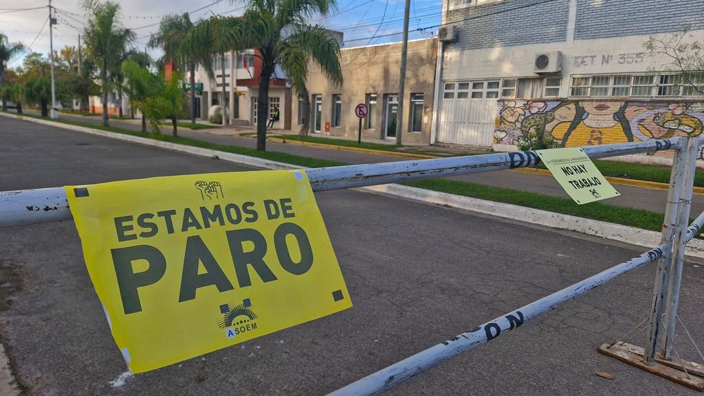 ASOEM arrancó una semana de paro en Sauce Viejo y crece el conflicto con el municipio
