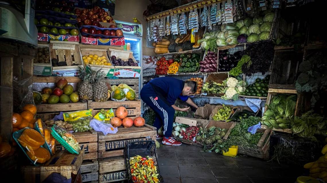 La canasta básica aumentó 2,2% en junio y una familia necesitó más de $1,5 millones para no ser pobre