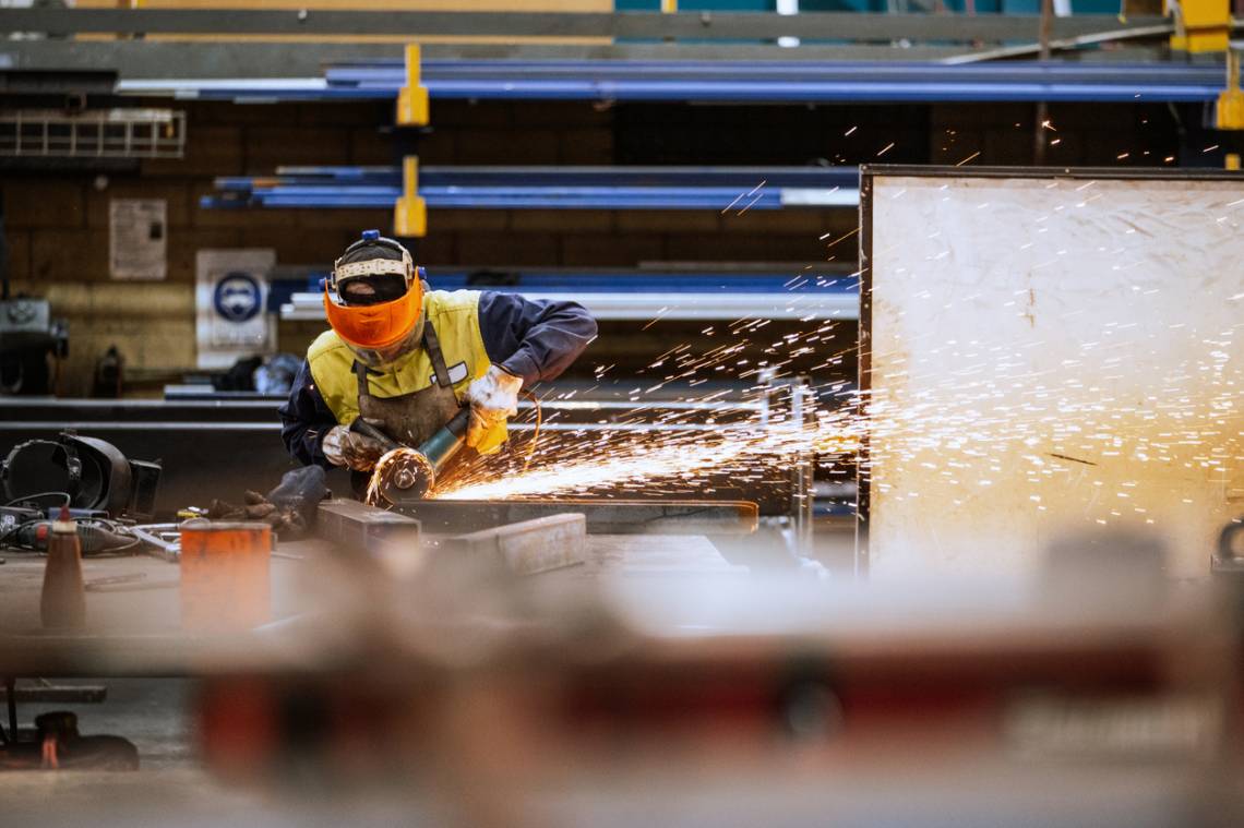 La industria no logra recuperarse: la actividad cayó en junio y preocupa el nivel de producción