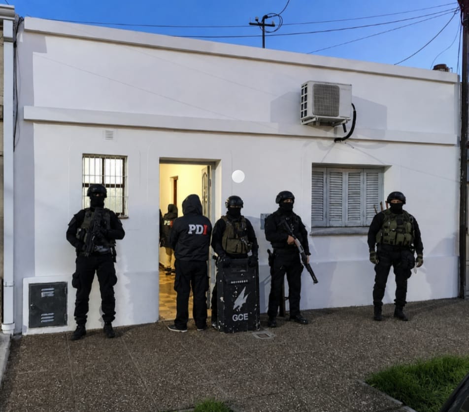 Cuatro armas de fuego secuestradas y una mujer detenida en pleno centro de la ciudad 