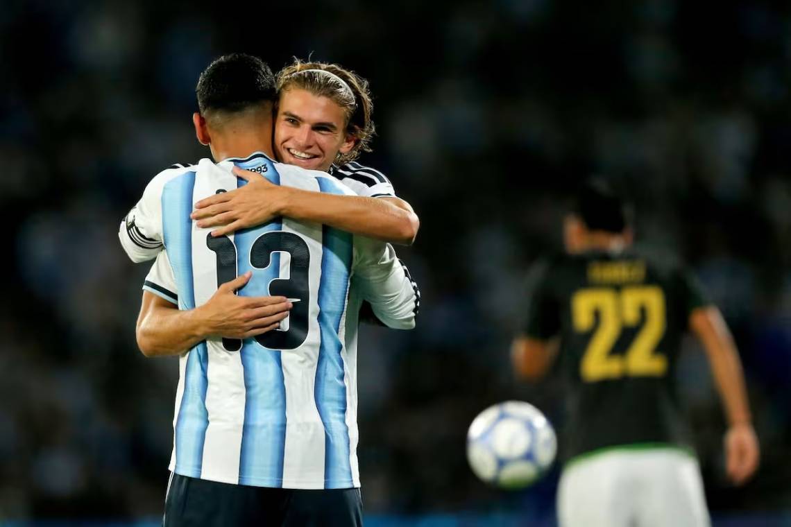 Argentina arrancó la era de la renovación con una goleada 4-0 ante Bolivia
