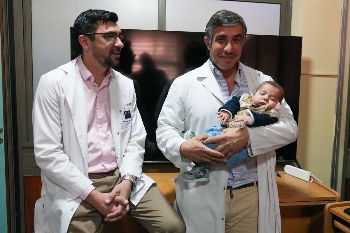 El Hospital Alassia realizó una cirugía inédita en Santa Fe que evitó una traqueostomía a un recién nacido