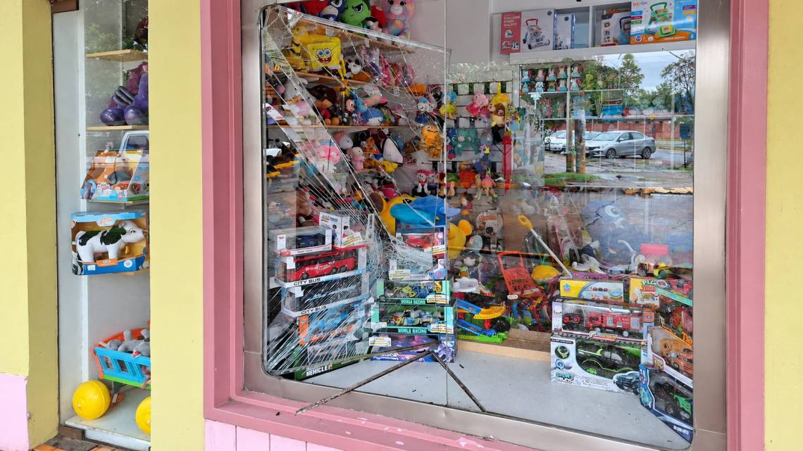 Rompieron la vidriera y robaron en un comercio de 25 de Mayo y Solís