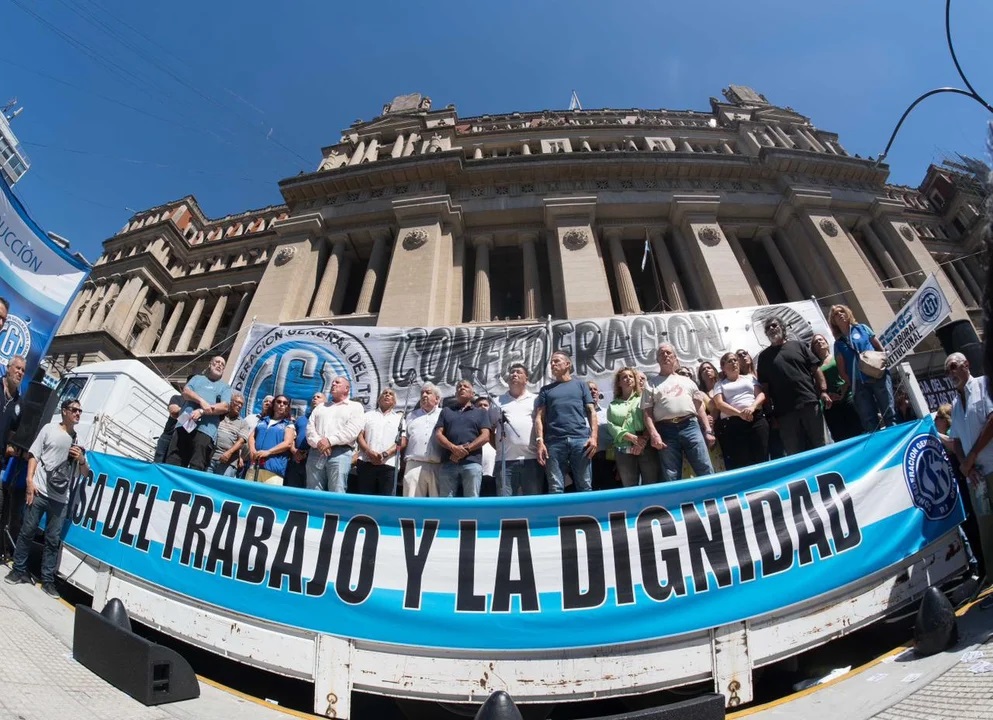La CGT presentó un amparo contra la reforma laboral luego de su promulgación