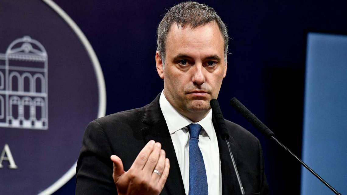 Denuncian a Manuel Adorni por presuntas irregularidades en contrataciones y la concesión de Tecnópolis