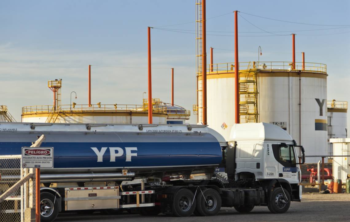 Combustibles: para YPF, las subas aplicadas “son menores de lo que deberían haber sido”