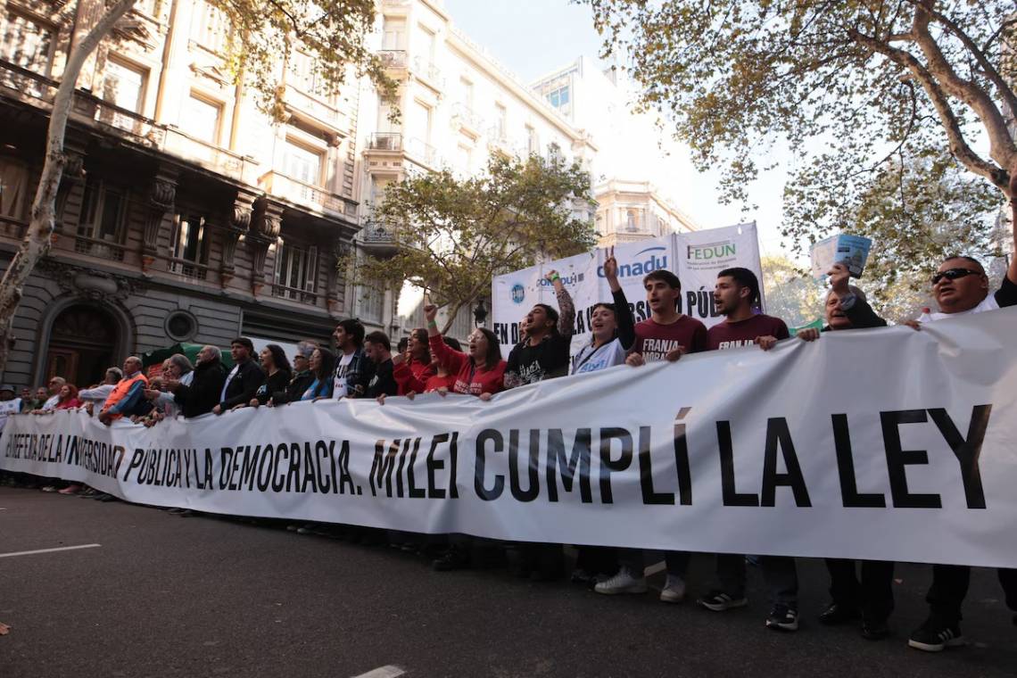 Pese a la masiva marcha universitaria, el Gobierno ratificó su postura y espera el fallo de la Corte