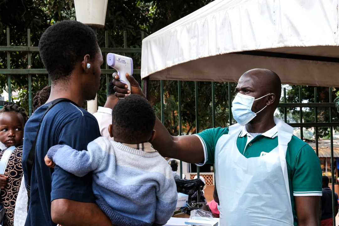 La OMS declaró una emergencia sanitaria internacional por un brote de ébola en África