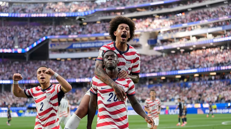 Estados Unidos goleó a Paraguay y dio la primera sorpresa del Mundial