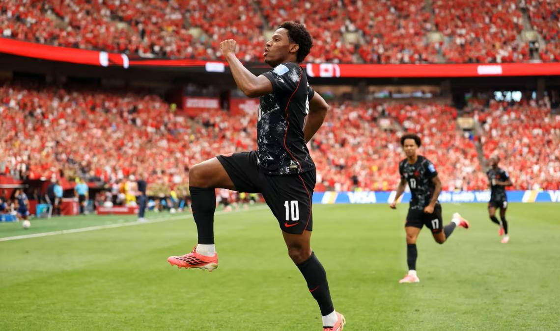 Canadá goleó 6 a 0 a Qatar y quedó como líder del Grupo B