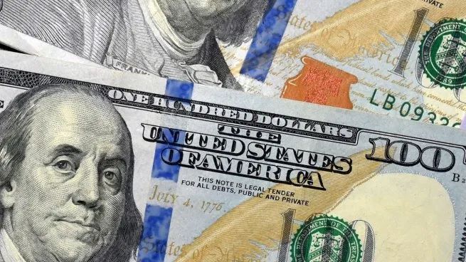 El dólar subió por cuarto día consecutivo, ganó $30 en la semana y llegó a su valor más alto desde enero