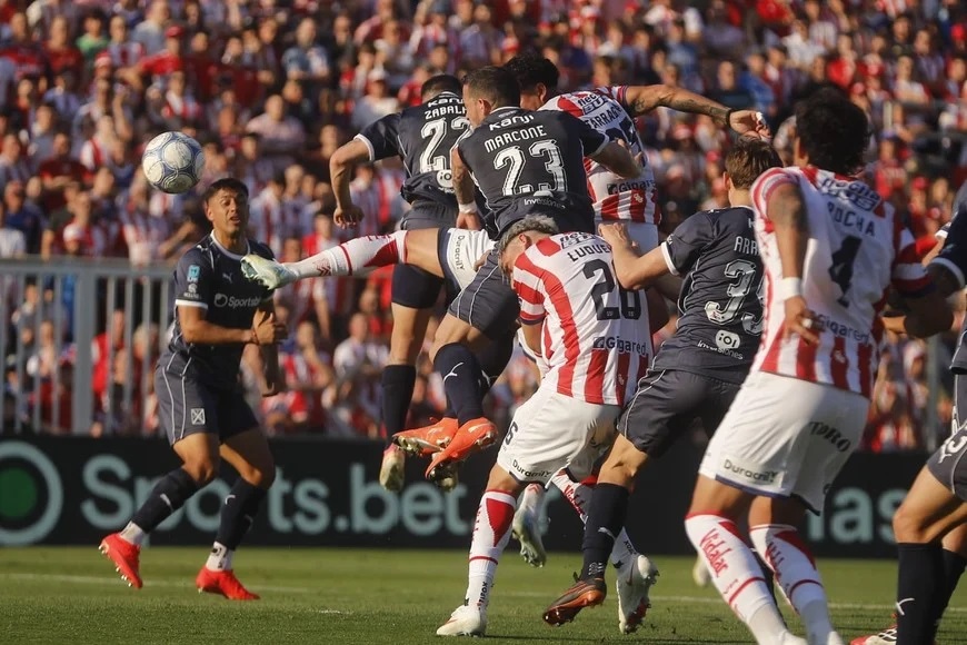 Unión se durmió y lo pagó caro: Independiente se lo dio vuelta en el 15 de Abril