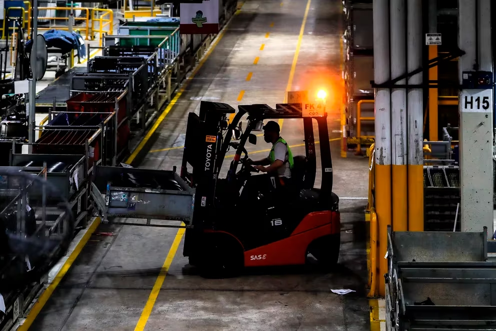 La industria y la construcción se recuperaron en agosto, pero siguen por debajo de un año atrás