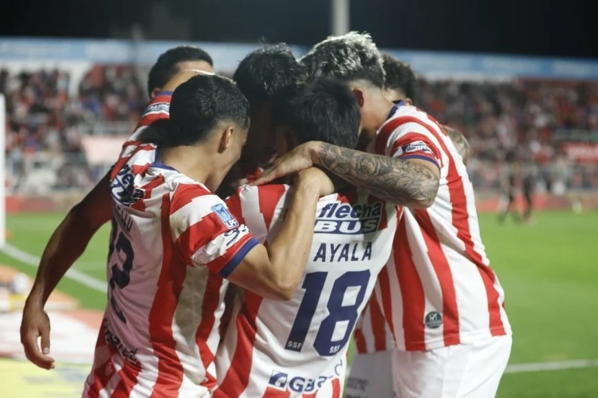 Unión lo dio vuelta ante Estudiantes y logró un triunfazo para seguir en carrera