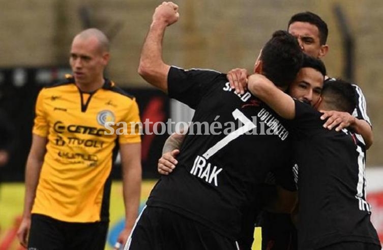 Ganó el bochorno: Riestra ascendió a la B Nacional